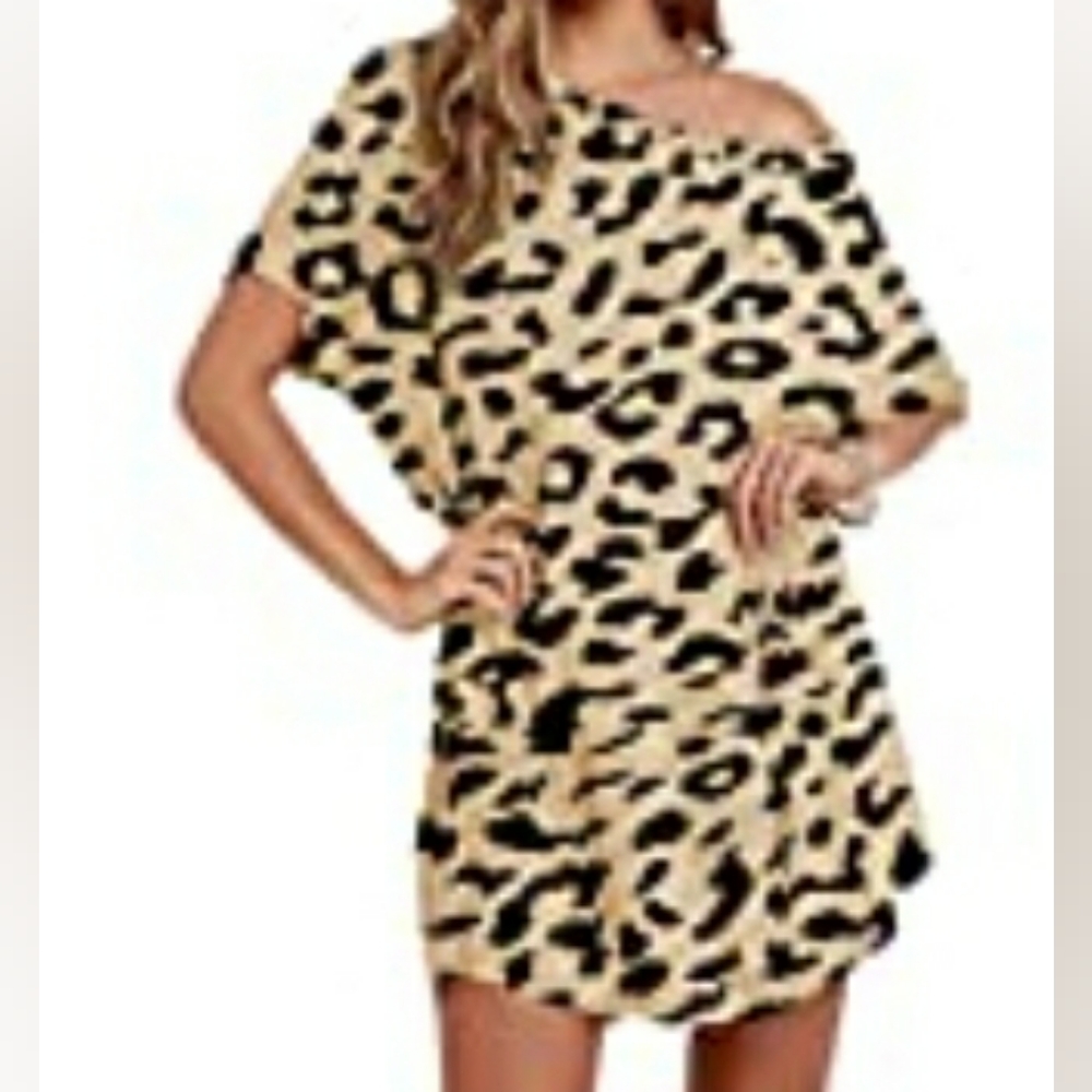 Leopard print T-shirt dress